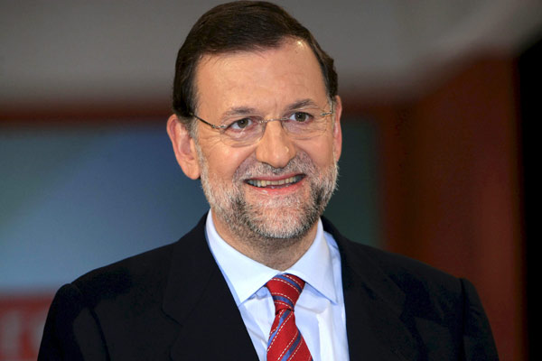 Premierul spaniol anunţă reduceri succesive ale impozitelor din 2015