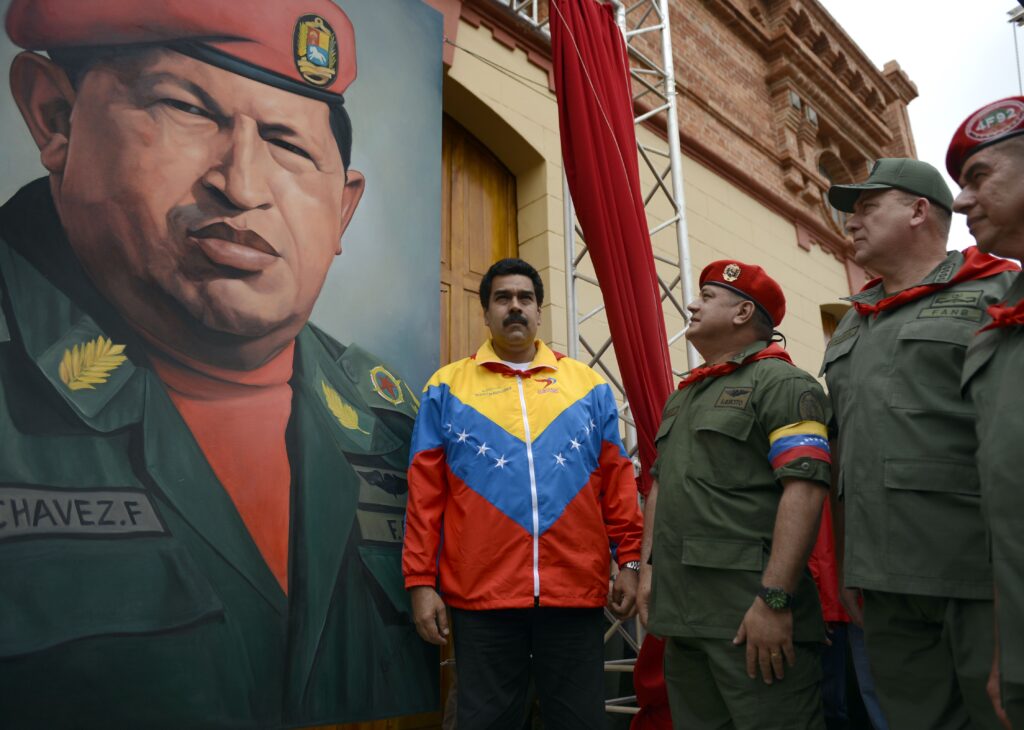 Preşedintele Maduro ameninţă că va recurge la arme