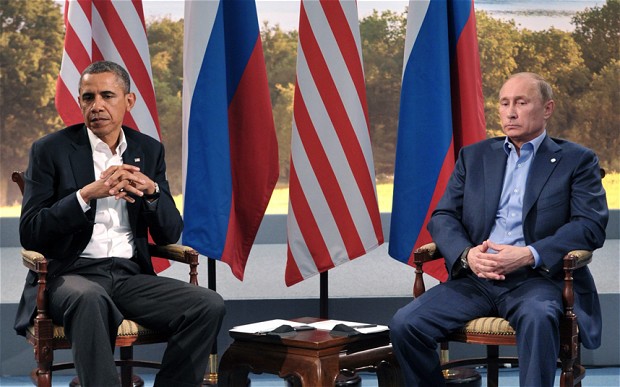 Obama: Imaginea de tip dur sau plictisit pe care o afişează Putin nu este decât un truc politic