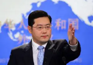 China: Ucrainenii pot să-şi rezolve singuri problemele