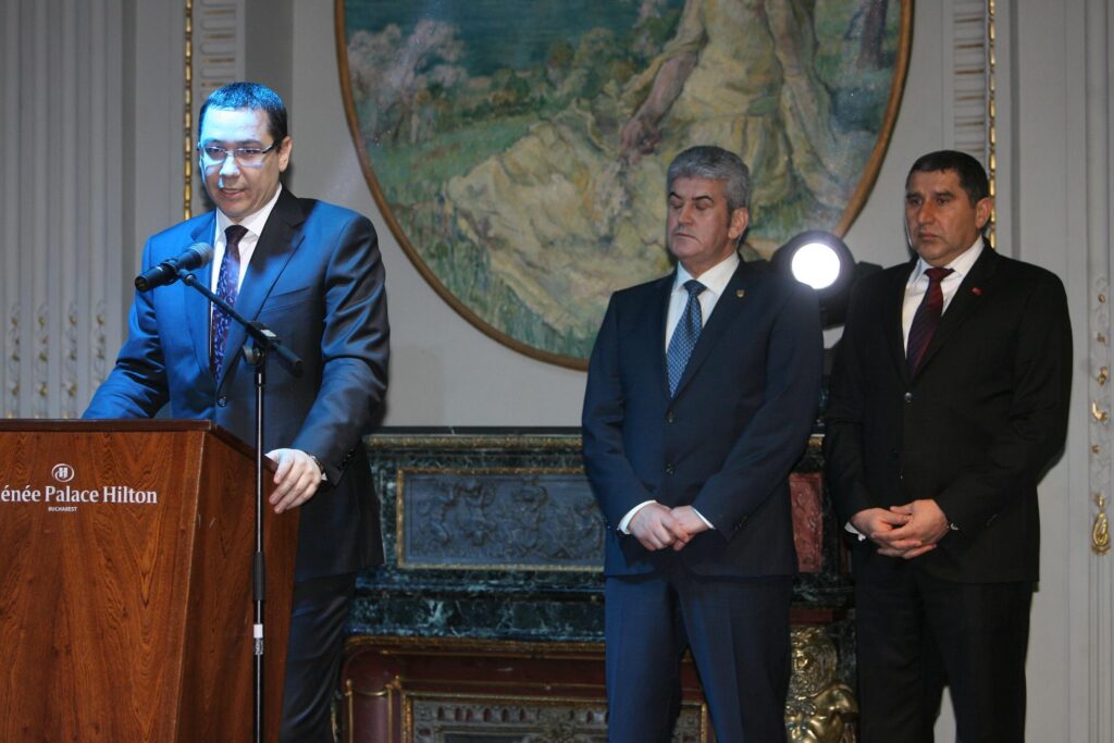 Premierul Victor Ponta a primit Marele Premiu al Casei Româno-Chineze