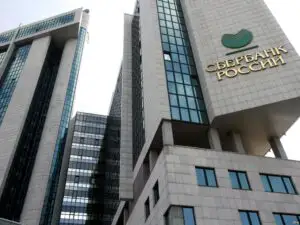 Profitul Sberbank a scăzut cu 20% în 2014, din cauza provizioanelor mai ridicate pentru creditele neperformante