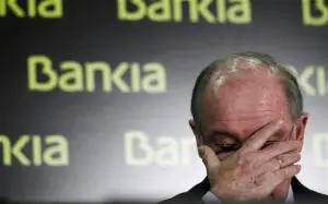 Spaniolii încep să îşi judece bancherii