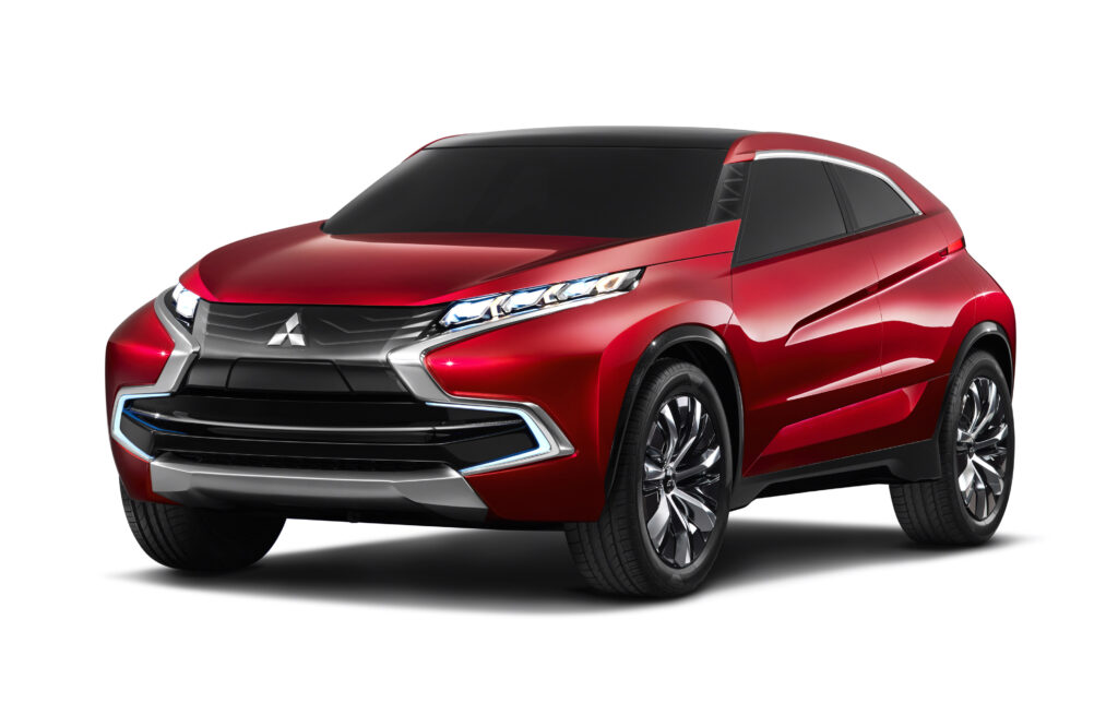 Mitsubishi aduce la Geneva prototipul XR-PHEV