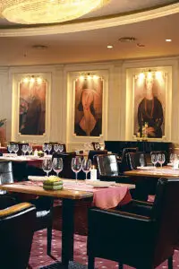 Hotelurile de 5 stele revin la normalitate