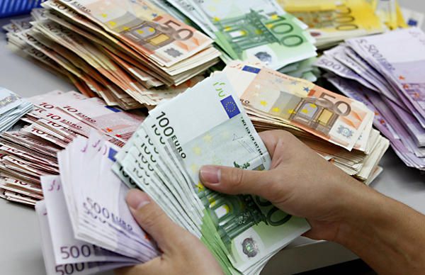 Franţa cere BCE să stopeze aprecierea euro