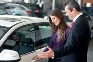 Impozitul forfetar va afecta grav unităţile de servicii din segmentul auto