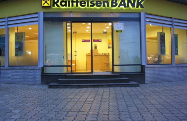 Raiffeisen va majora capitalul subsidiarei din Ungaria cu 200 mil. euro