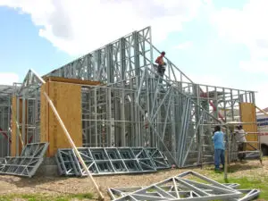 Un comerciant de covoare construieşte la comandă case de 100 mp cu 30.000 euro