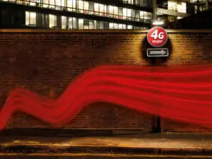 Vodafone include serviciile 4G în toate pachetele RED