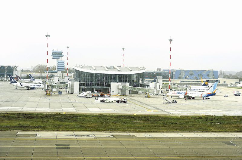Record de pasageri pe cele două aeroporturi din București, în 2014