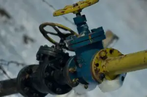 Industria va consuma în aprilie 6,5% gaze naturale de import, faţă de estimarea iniţială de 4%