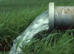 Ucraina a oprit alimentarea cu apă a peninsulei Crimeea