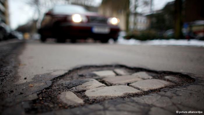 Deutsche Welle: Germania, ţara gropilor din asfalt
