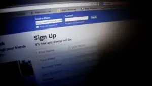Cum pot companiile să măsoare nivelul de satisfacție a clienților în social media