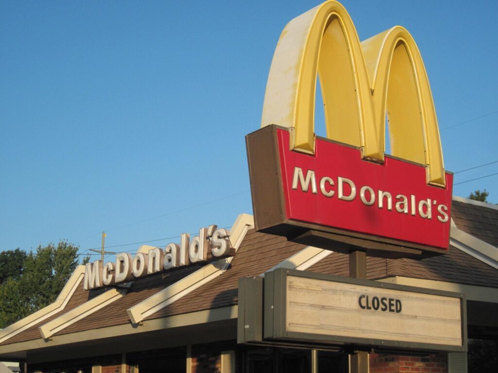 McDonald’s îşi suspendă activitatea în Crimeea