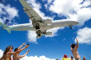 Cinci modalităţi prin care poţi să fii plătit să călătoreşti