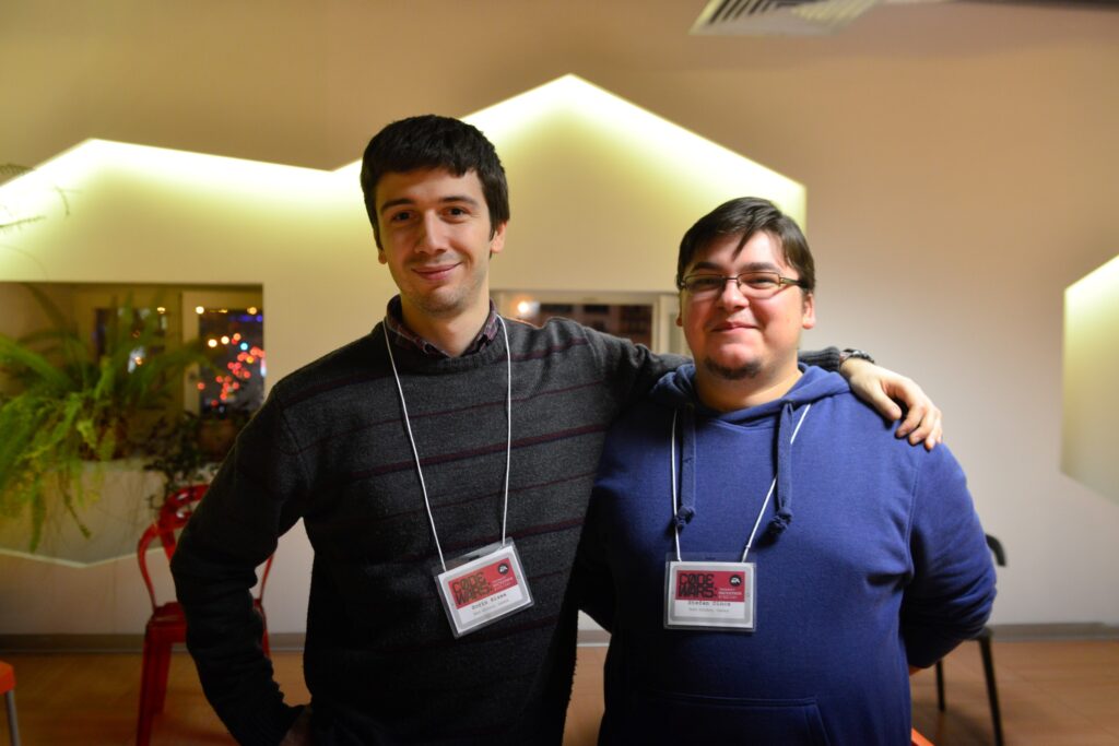 Doi programatori români au câştigat marele premiu al concursului EA Code Wars