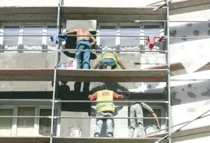 Patru industrii trase în jos de blocajul programului de reabilitare termică