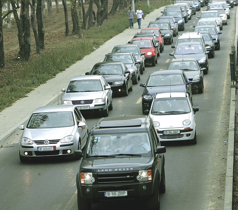 Pericol pe șosele: O treime dintre maşinile controlate de inspectorii Registrului Auto Român prezentau probleme de securitate rutieră!