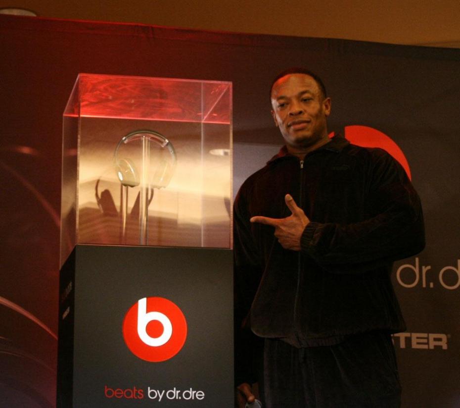Apple, dispusă să plătească miliarde de dolari pe compania înfiinţată de rapperul Dr. Dre