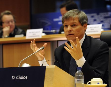 Cioloş a semnat cu BEI un memorandum de cooperare în agricultură şi dezvoltăre rurală