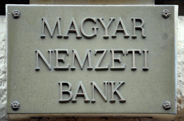 Banca centrală a Ungariei vrea să limiteze creditele acordate gospodăriilor