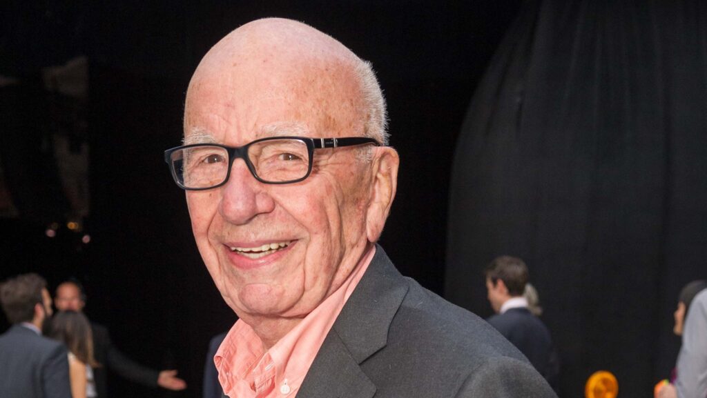 Miliardarul Rupert Murdoch urmăreşte fuziunea reţelelor de televiziune Sky