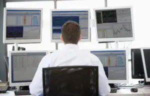 Randamentul obligaţiunilor de stat pe trei ani, în lei, a scăzut la 2,21%