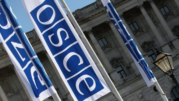 Observatorii OSCE reţinuţi de separatişti în estul Ucrainei au fost eliberaţi