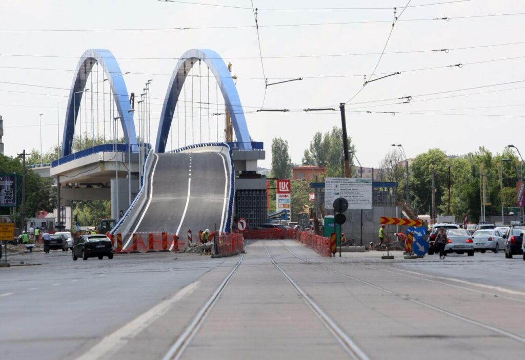Primul pod al Pasajului Mihai Bravu se deschide circulației