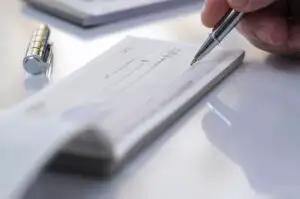 Cinci lucruri pe care trebuie să le ştii despre cecuri (P)