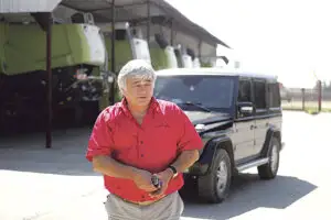 Dimitrie Muscă conduce câteva afaceri împreună cu fiul său Bogdan