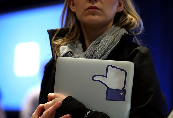 Câte femei lucrează la Facebook
