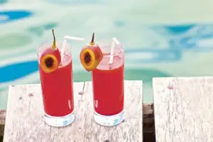 5 cocktailuri savuroase cu Campari