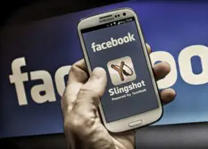 Facebook a lansat Slingshot, propria sa aplicaţie de schimb de fotografii