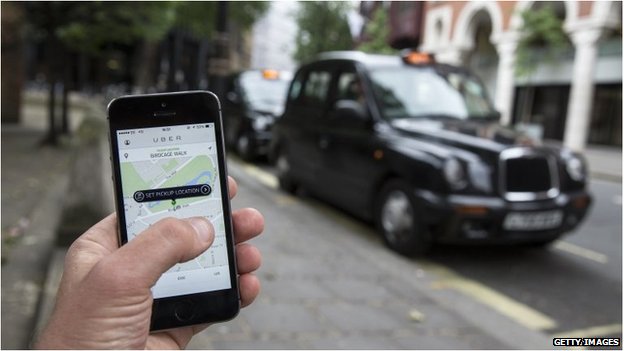 Şoferii de taxi din Europa protestează faţă de aplicaţia de smartphone Uber