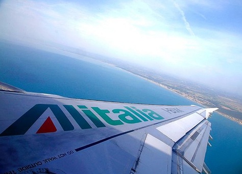 Alitalia acceptă oferta de preluare a Etihad