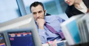 FMI: Băncile occidentale au redus creditarea pentru ţările din Est, printre care şi România