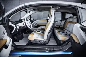 BMW a raportat vânzări record şi profit peste estimările analiştilor în 2014