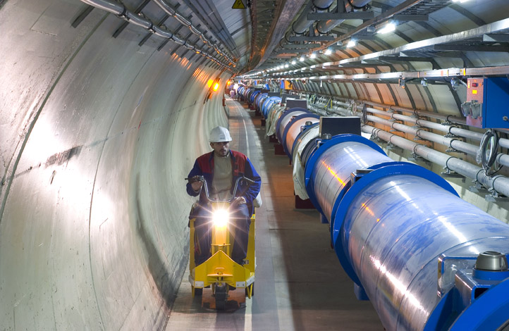 CERN ar putea cumpăra de la firmele româneşti echipamente de 220 mil. dolari pentru proiectele de cercetare