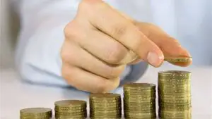 Inflaţia la minim istoric creează spaţiu pentru o tăiere suplimentară a dobânzii cheie de către BNR