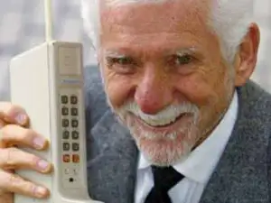 Deutsche Welle: Evoluția telefoanelor mobile. Cum arătau „celularele” în urmă cu patru decenii GALERIE FOTO