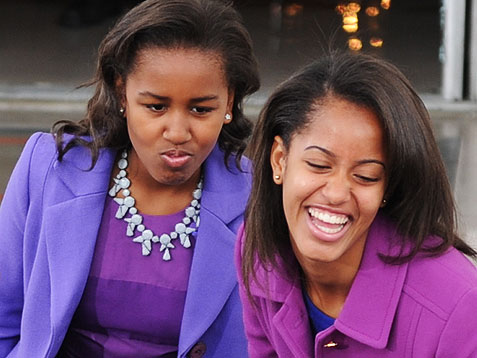Fiicele lui Barack Obama vor munci pe salariul minim