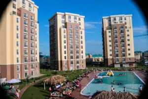 A cumpărat garsoniere de un milion de euro în Cosmopolis