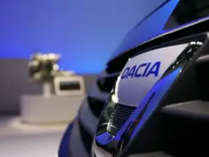 Câţi bani au cheltuit producătorii auto pentru promovare