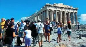 Turişti fac valuri în Grecia. Veniturile din turism au crescut cu peste 17% în T1