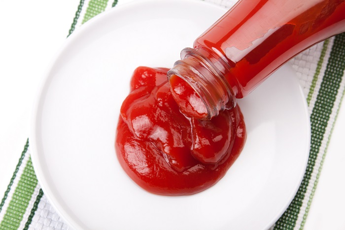 Ştii ce fel de ketchup cumperi? 9 E-uri!