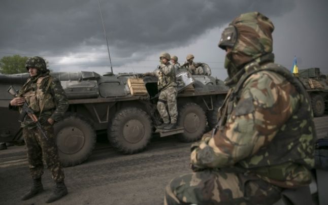 Rusia suspendă transferul de arme din Crimeea către Kiev