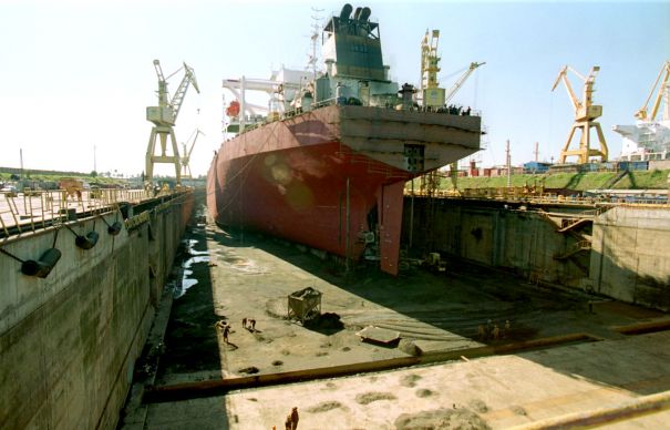 Licitaţie deschisă pentru construcţia unei nave maritime de cercetare în valoare de 31 de milioane lei
